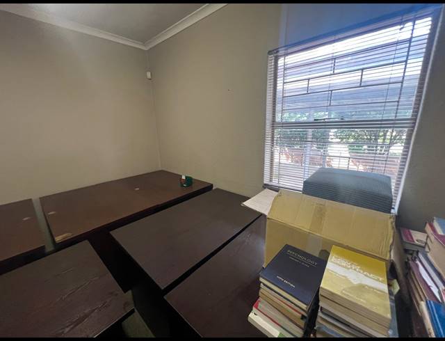 600M² OFFICE FOR SALE IN THREE RIVERS PROPER